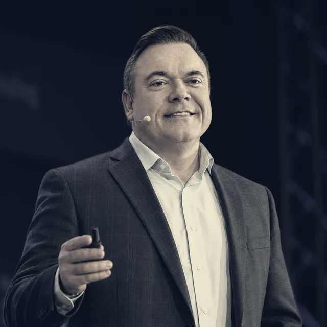 Michael Gall, founder and CEO of IBIZDigital, speaking on stage